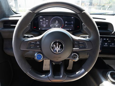 Used 2023 Maserati MC20 Coupe image 19