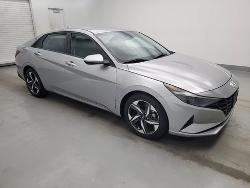 Used 2023 Hyundai Elantra SEL w/ Convenience Package FWD image 11