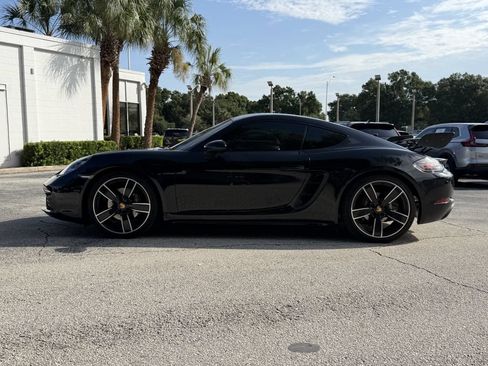 Used 2025 Porsche 718 Cayman RWD image 8