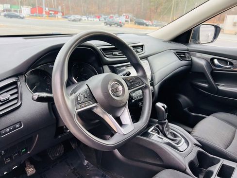 Used 2017 Nissan Rogue S image 28