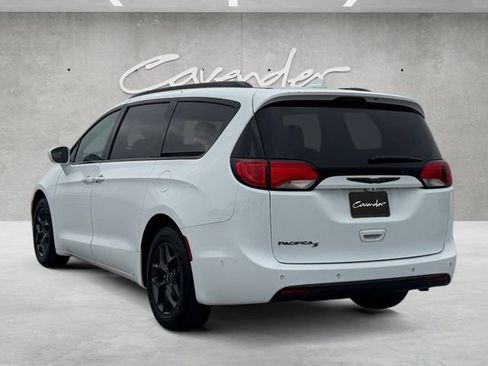 Used 2020 Chrysler Pacifica Touring-L Plus image 14