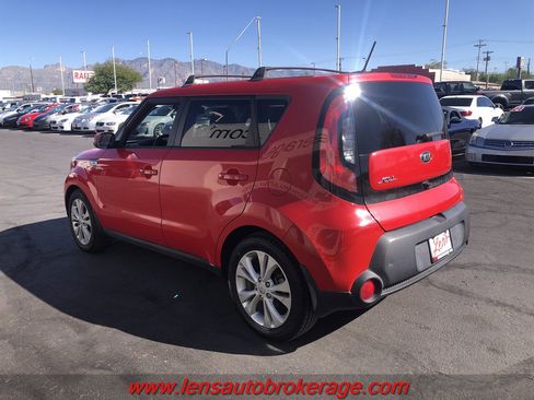 Used 2015 Kia Soul + image 6