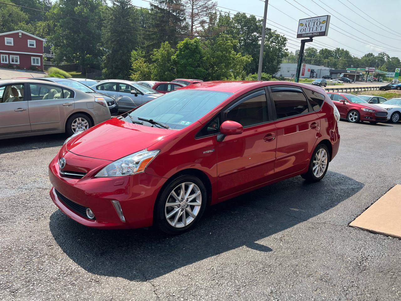 Used 2014 Toyota Prius V Five FWD image 10