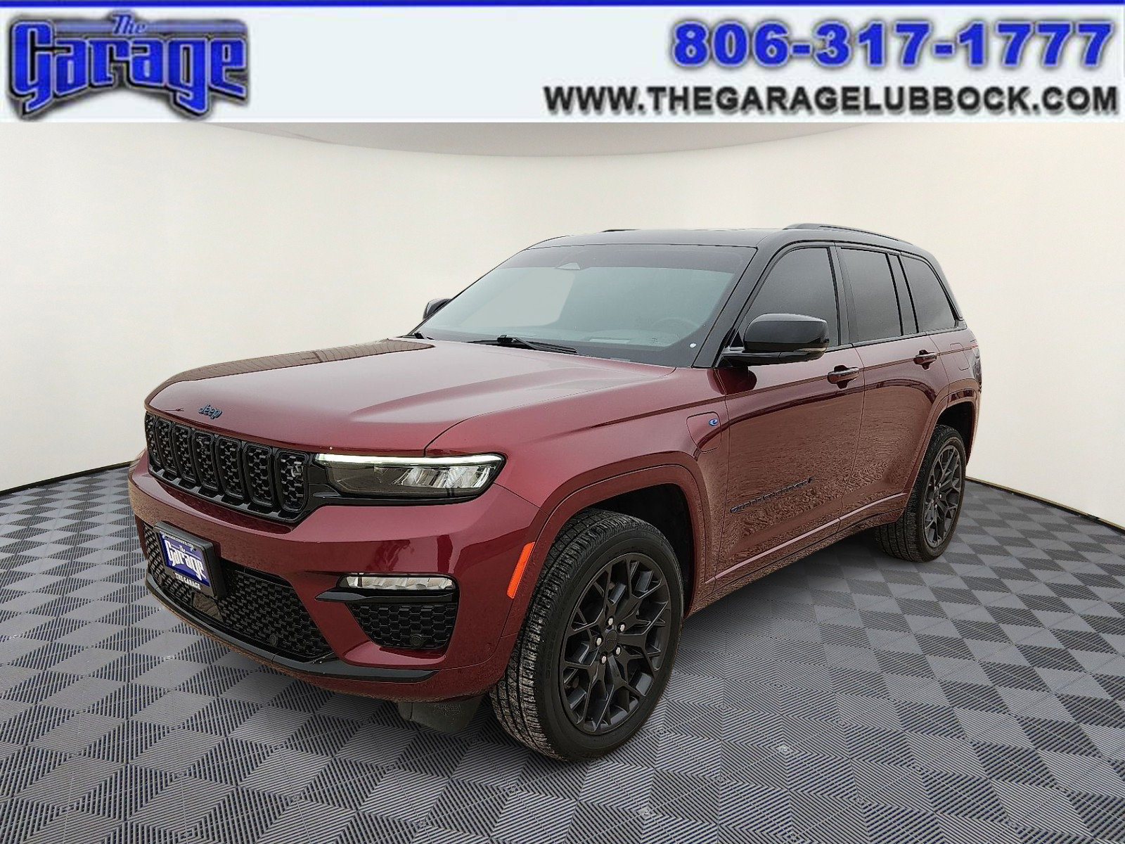 Used 2023 Jeep Grand Cherokee Summit w/ Advanced Protech Group IV AWD/4WD image 1