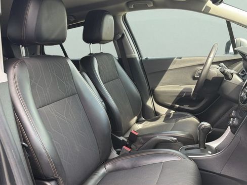 Used 2018 Chevrolet Trax LT w/ LT Convenience Package AWD/4WD image 20