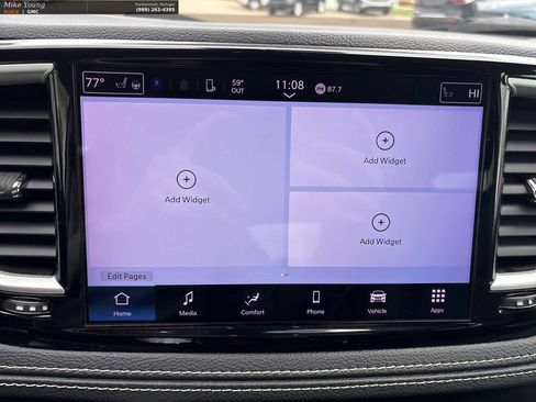 Used 2023 Chrysler Pacifica Touring-L FWD image 30