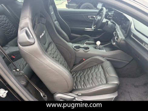 Used 2025 Ford Mustang GT Premium w/ GT Performance Package RWD image 13