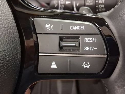 Used 2025 Honda Pilot Touring image 39