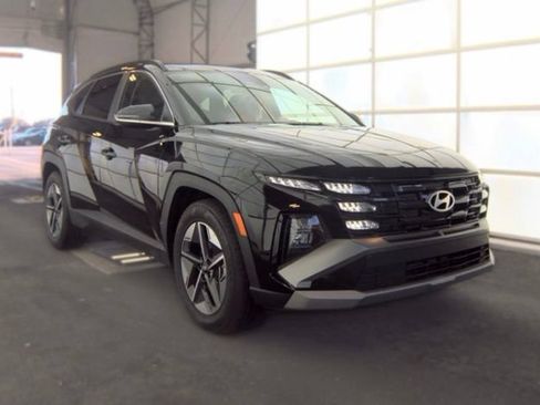 Used 2025 Hyundai Tucson SEL FWD image 2