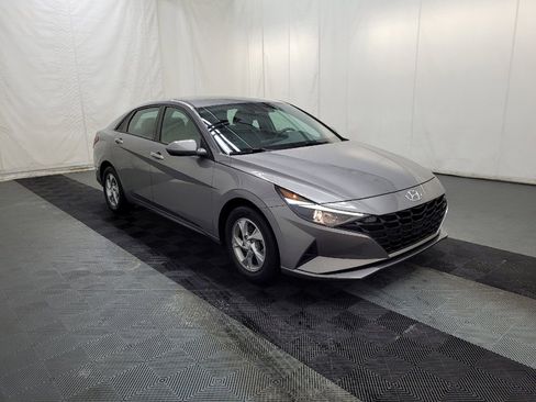 Used 2021 Hyundai Elantra SE FWD image 13