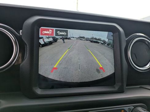 Used 2021 Jeep Wrangler Unlimited Sahara image 20