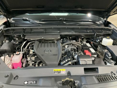Used 2023 Toyota Highlander XLE image 23