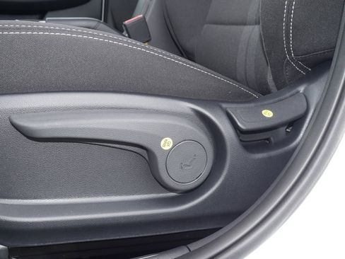 New 2026 Hyundai Venue SEL FWD image 32