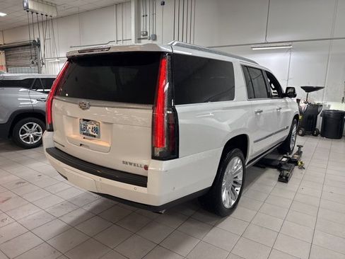 Used 2018 Cadillac Escalade ESV Platinum image 3