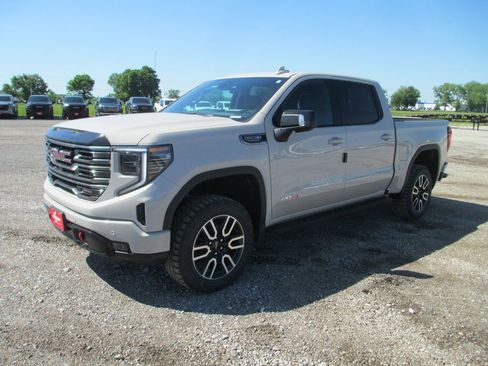 New 2026 GMC Sierra 1500 AT4 w/ AT4 Premium Package AWD/4WD image 11
