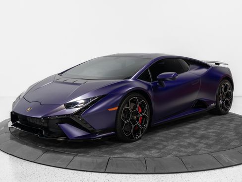 Used 2024 Lamborghini Huracan Tecnica RWD image 2