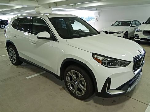Used 2023 BMW X1 xDrive28i w/ Premium Package AWD/4WD image 3