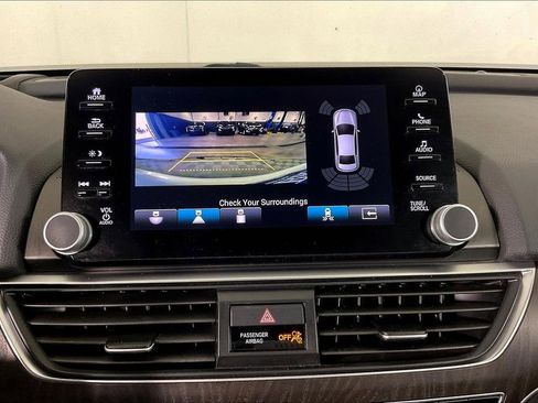 Used 2018 Honda Accord Touring image 31