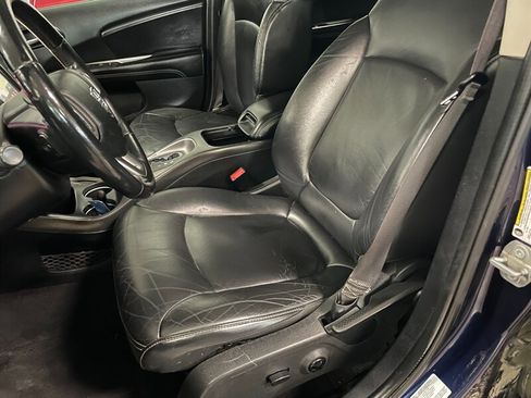 Used 2017 Dodge Journey Crossroad w/ Rear Seat Video Group AWD/4WD image 15
