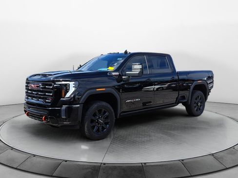 Used 2024 GMC Sierra 2500 AT4 w/ AT4 Premium Plus Package AWD/4WD image 3