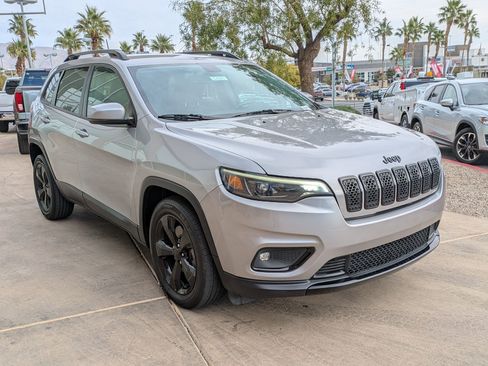 Used 2019 Jeep Cherokee Latitude Plus image 7