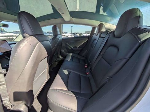 Used 2019 Tesla Model 3 Long Range image 9