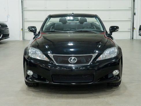 Used 2010 Lexus IS 250C image 2