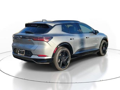 Used 2024 Chevrolet Equinox EV RS image 4