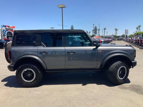 Used 2023 Ford Bronco Badlands w/ Sasquatch Package AWD/4WD image 10