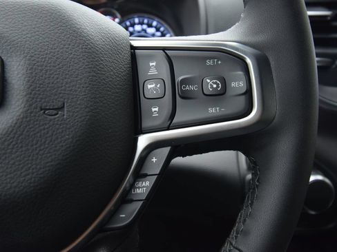New 2026 RAM 1500 4x4 Crew Cab image 32