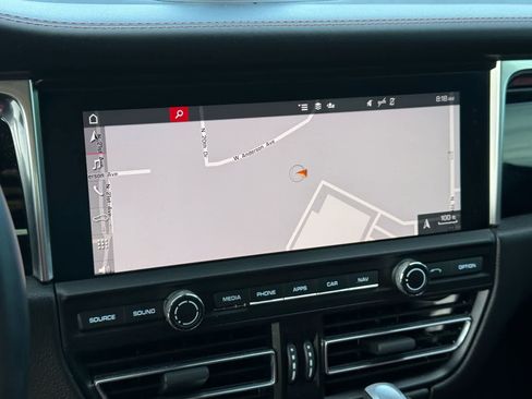 Used 2020 Porsche Macan AWD/4WD image 20