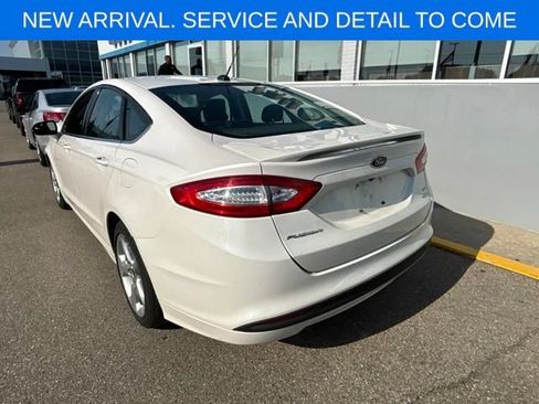 Used 2016 Ford Fusion SE w/ Equipment Group 201A FWD image 9