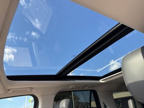 Used 2025 Ford Expedition Active image 13