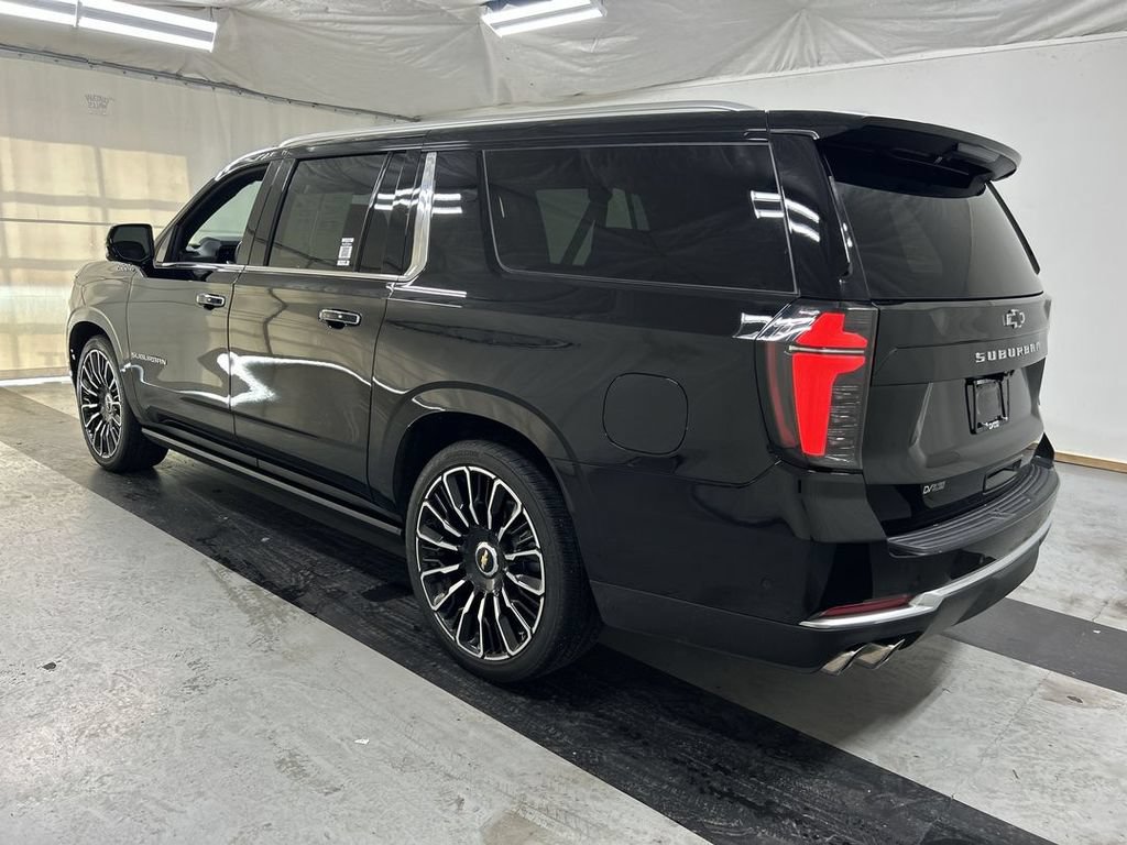 Certified 2025 Chevrolet Suburban High Country AWD/4WD image 7