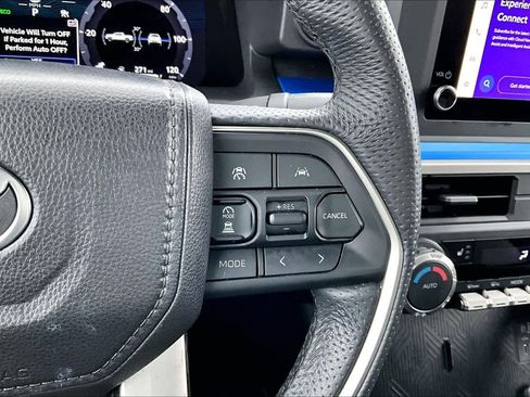 Certified 2025 Toyota Tacoma TRD Off-Road image 24