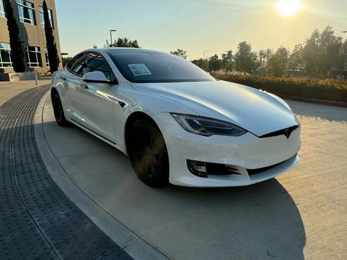 Used 2018 Tesla Model S 75D AWD/4WD image 3