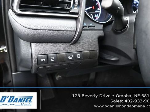 Used 2020 Toyota Camry SE FWD image 27