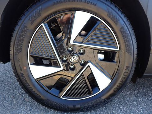 Used 2025 Hyundai Ioniq 5 SEL image 8