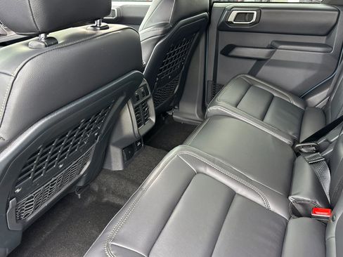 New 2025 Ford Bronco Badlands image 11