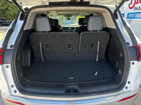 Used 2020 Buick Enclave Essence image 21