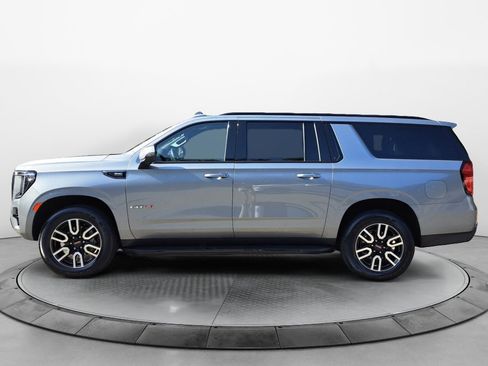 Used 2023 GMC Yukon XL AT4 AWD/4WD image 4