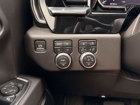 Used 2024 GMC Sierra 1500 SLT AWD/4WD image 10