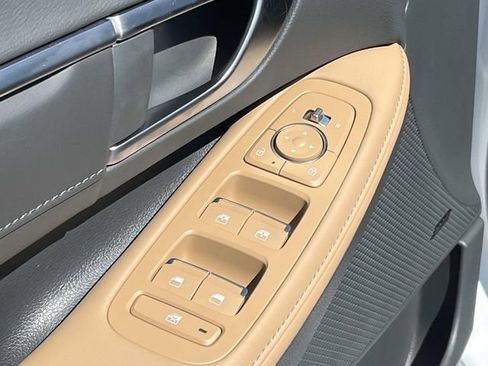 Certified 2025 Hyundai Sonata Limited FWD image 25