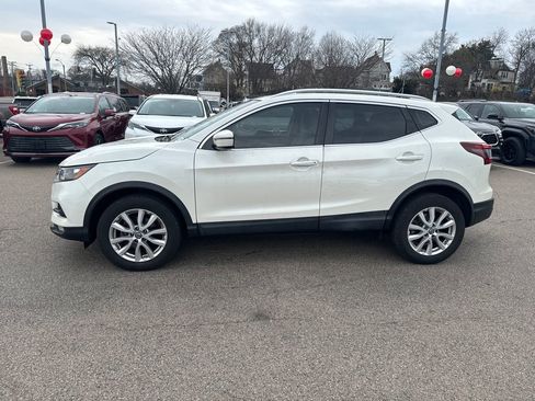 Used 2020 Nissan Rogue Sport SV w/ All-Weather Package image 4