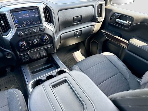 Used 2021 Chevrolet Silverado 1500 LT Trail Boss w/ LPO, Dark Essentials Package AWD/4WD image 27