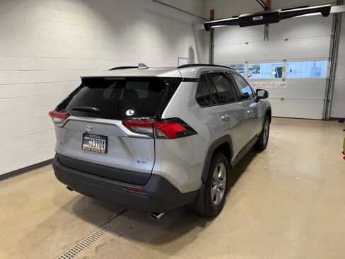 Used 2025 Toyota RAV4 XLE AWD/4WD image 5