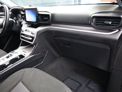 Used 2023 Ford Explorer XLT image 47