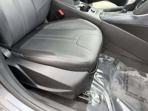 Used 2014 Ford Focus Titanium FWD image 11