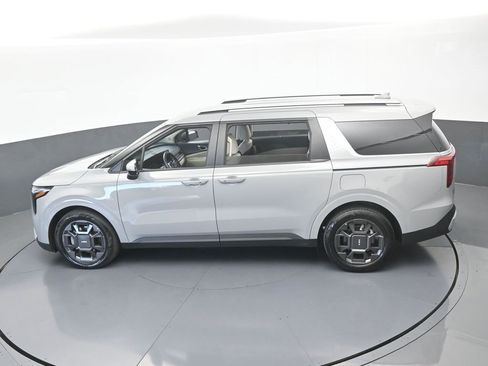 Used 2026 Kia Carnival EX FWD image 51