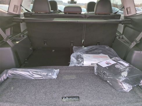 New 2026 Volkswagen Atlas Peak Edition image 22